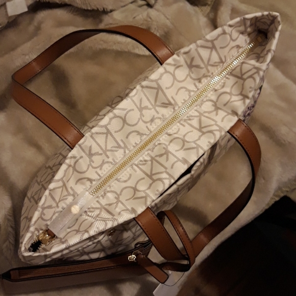 Calvin Klein Logo Tote with Wristlet - Picture 16 of 16